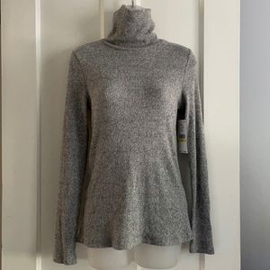 New with tags Karen Kane ribbed turtleneck SZ M